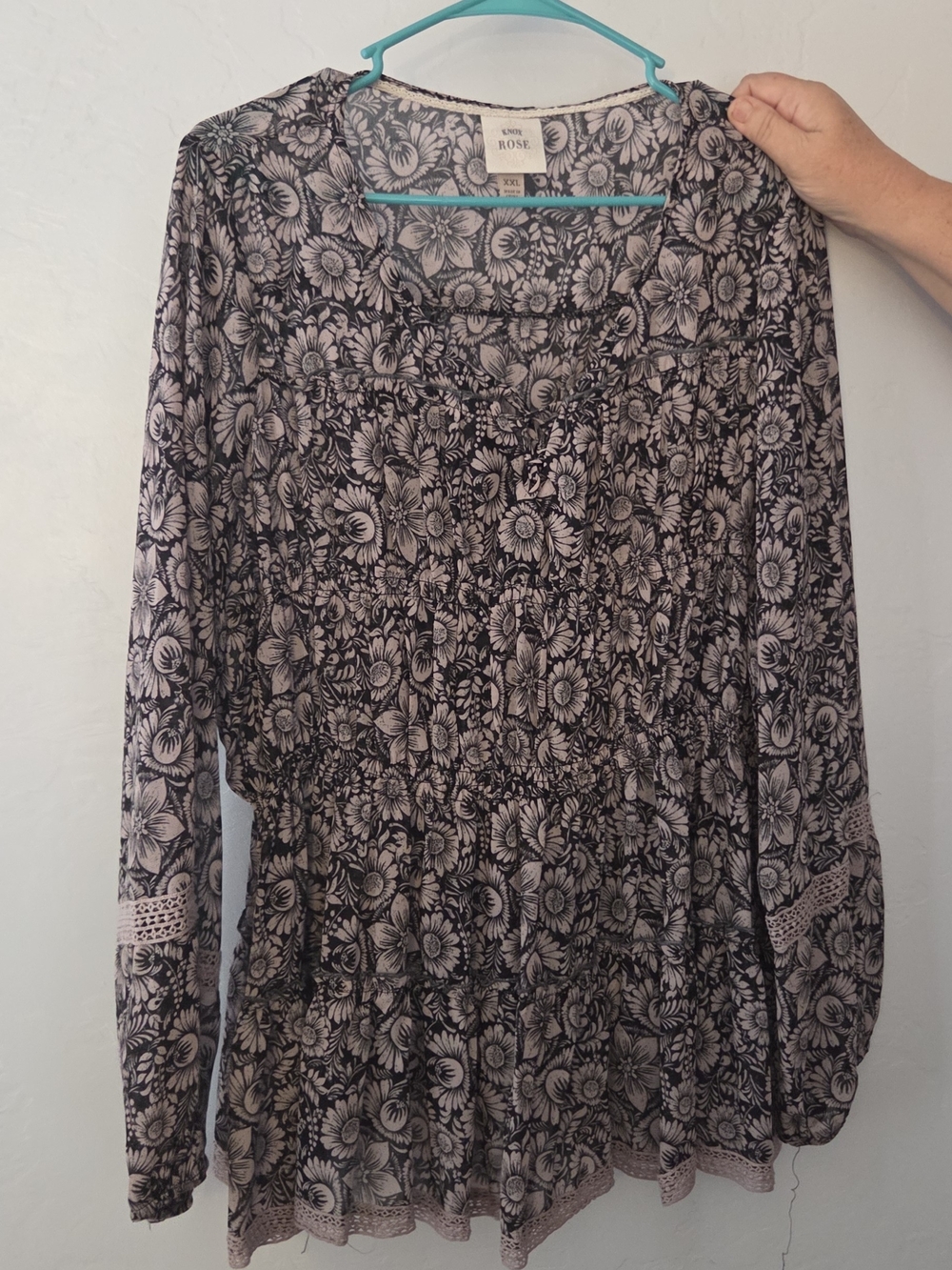 Knox Rose Black Floral Lace-Trim Top with Cream Accents